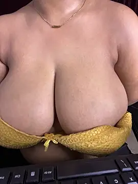 XXX chat uživo modela DarlingRuby