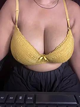 Chatroom XXX en direct de DarlingRuby
