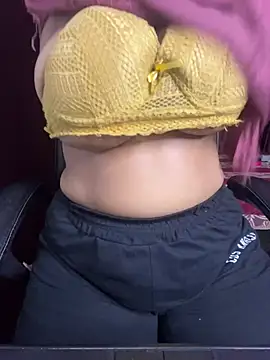 צ'אט XXX בשידור חי של DarlingRuby
