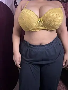 DarlingRuby Adlı Modelin Canlı XXX Sohbeti