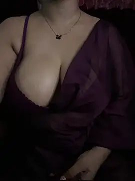 DarlingRuby Adlı Modelin Canlı XXX Sohbeti