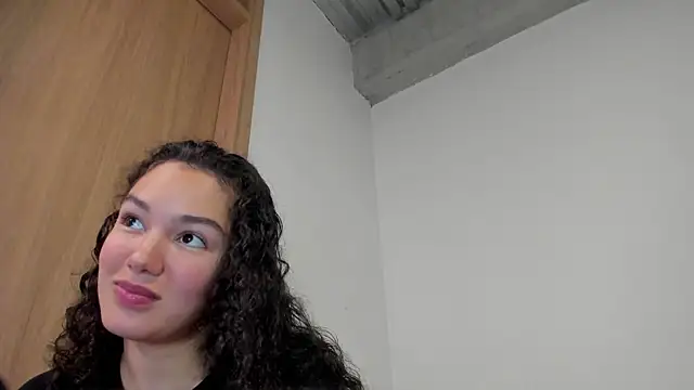 MiaRouseex Chat XXX in diretta
