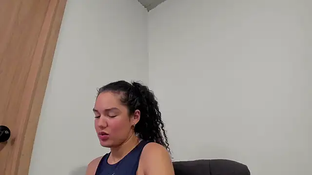 دردشة MiaRouseex الجنسية المباشرة