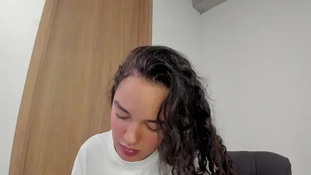 Chat XXX ao vivo de MiaRouseex