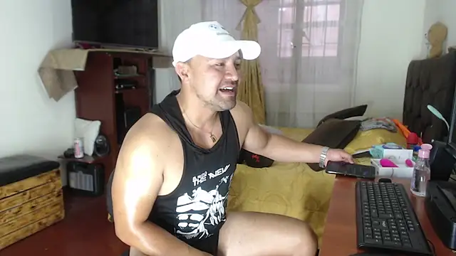 AlejoMoretti's Webcam Show
