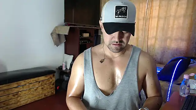 AlejoMoretti 网络视讯表演