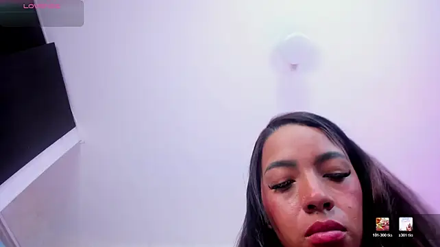 צ'אט XXX בשידור חי של MiaSichell