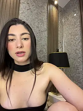 evelyn_hills Adlı Modelin Canlı XXX Sohbeti