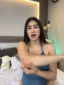 evelyn_hills 即時 XXX 聊天