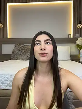 Chat +18 de evelyn_hills ao vivo