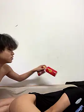 -OvO-のウェブカメラショー
