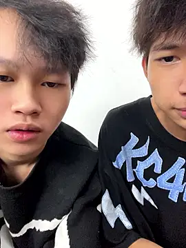 -OvO- 在線直播表演