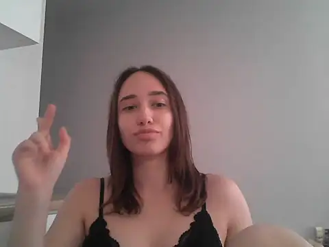Show modela DarkMirel na web-kameri