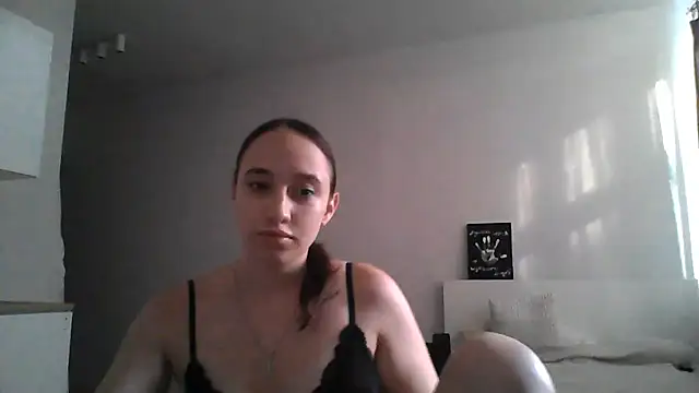 Show modela DarkMirel na web-kameri