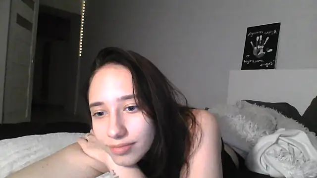 Show modela DarkMirel na web-kameri