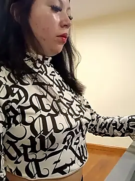 Emiily__EvansのライブXXXチャット
