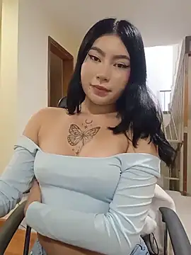 Emiily__Evans 现场XXX聊天