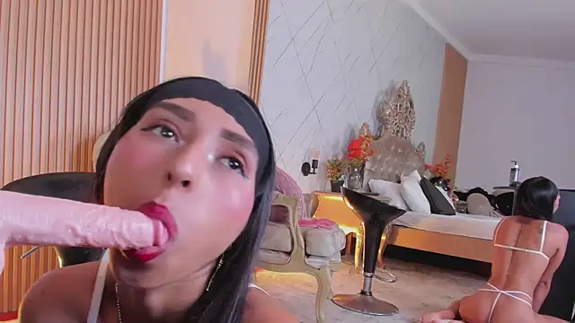 SaraDreamsss live XXX chat