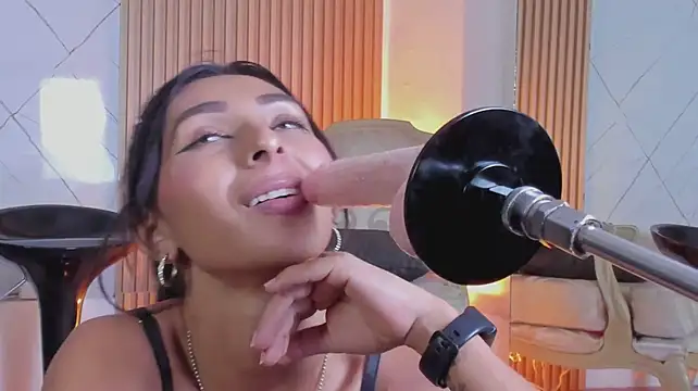 دردشة SaraDreamsss الجنسية المباشرة