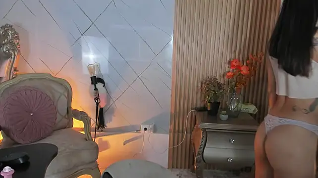 SaraDreamsss' Webcam Show