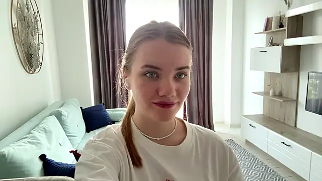 doana_bebriti Adlı Modelin Canlı XXX Sohbeti