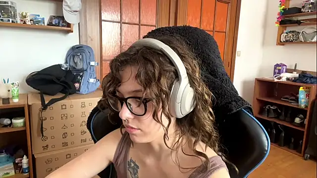 PillowPeachX Webcamshow