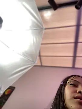 thalia_ec Adlı Modelin Canlı Sohbet Odası