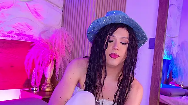 הופעת וובקאם של emma_dragon