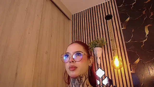 Atenea_Red Adlı Modelin Web Kamerası Şovu
