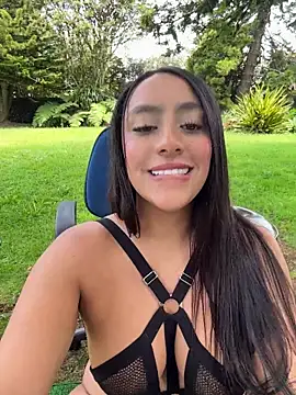 JuliettaGmz Adlı Modelin Canlı Sohbet Odası
