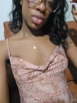 צ'אט XXX בשידור חי של Im_Camila__