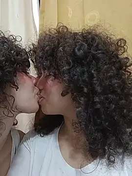 Cutecurly: вебкам-шоу