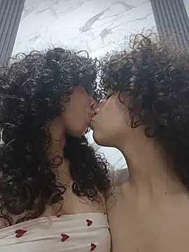 Cutecurly's Webcam Show
