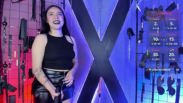 Pokazy przed kamerką – LexyVenus_BDSM