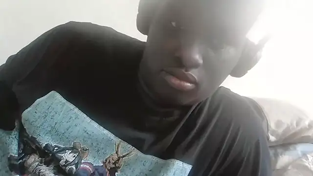 הופעת וובקאם של KIngAtlasMensah