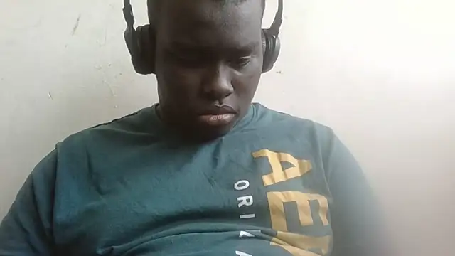 Mensaadomoffical Show in webcam