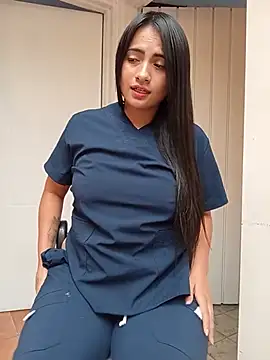 Show de DaniellaGiraldo na webcam