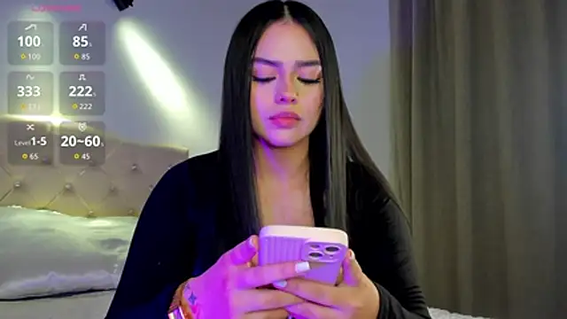 Chat +18 de holly444_ ao vivo