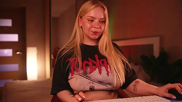 دردشة LisaLove3 الجنسية المباشرة