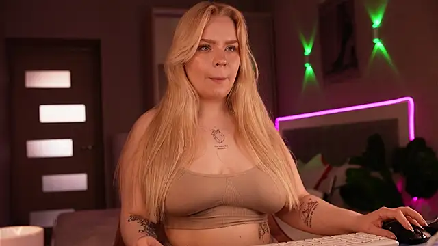 دردشة LisaLove3 الجنسية المباشرة