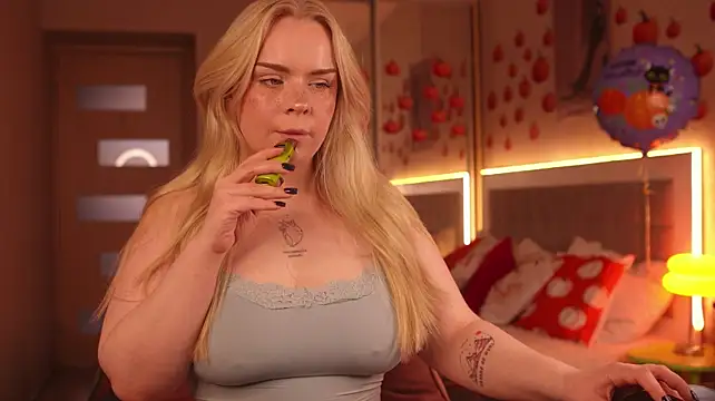 LisaLove3 Adlı Modelin Canlı XXX Sohbeti