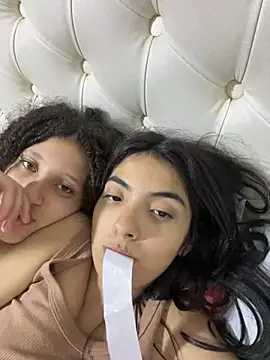 Stefy_sophie03: διαδικτυακό σόου στην κάμερα