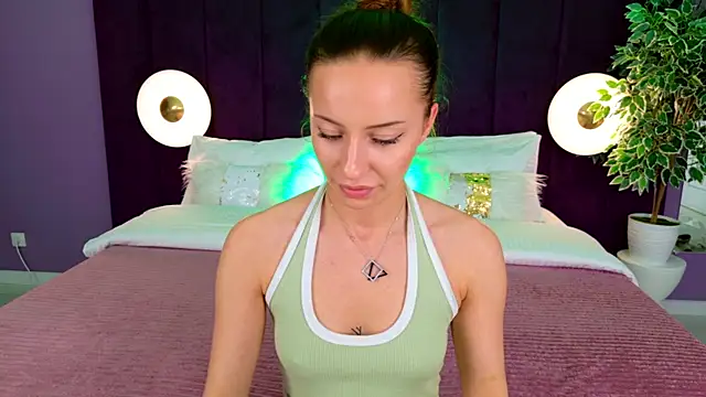 NicoleHarris Show in webcam