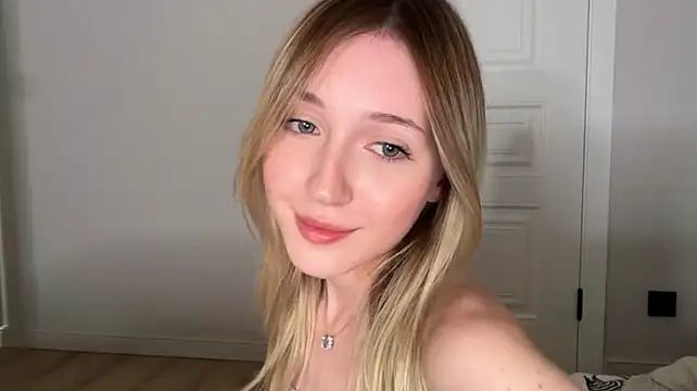 Kattie_Petite 现场XXX聊天