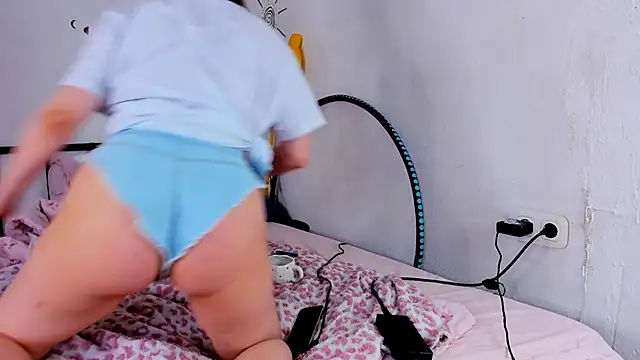 LiyaFly Chat XXX in diretta