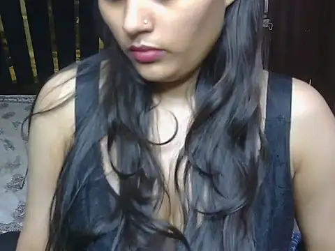 Its-akeera Show in webcam