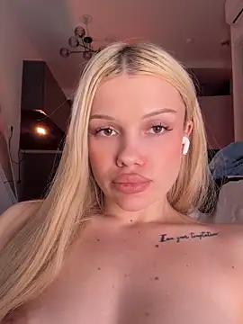 _Miray___ Show in webcam