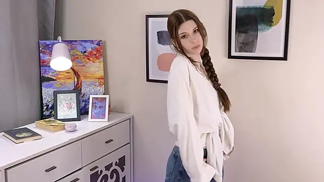 Umia_Bordered Webcam Show