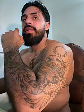 Ryan_Black3: διαδικτυακό σόου στην κάμερα