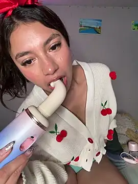CocoaGigiMuse's Live XXX Chat